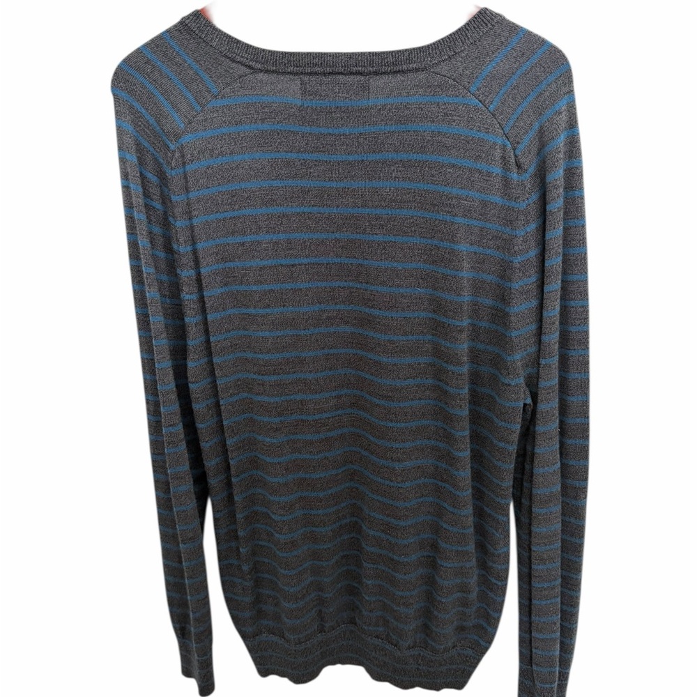 Banana Republic Men's V-Neck Sweater in Gray and Blue XL - Picture 3 of 6